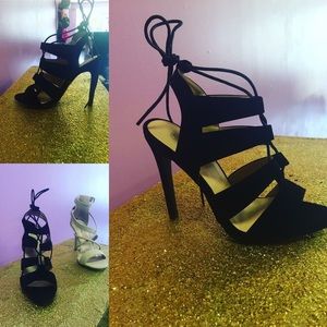 Porshia Banks's Closet (@porscheporshia) | Poshmark Shoes - Black mid width strap shoe